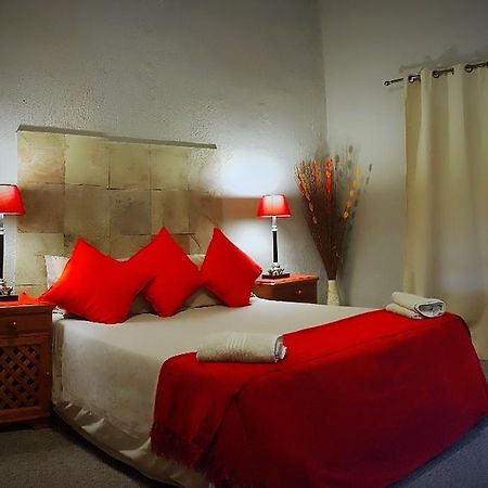 Kwambali Riverside Lodge Хейзивью Экстерьер фото