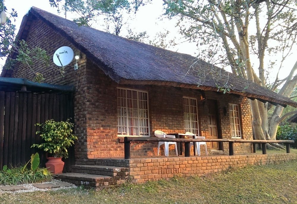 Kwambali Riverside Lodge Хейзивью Экстерьер фото