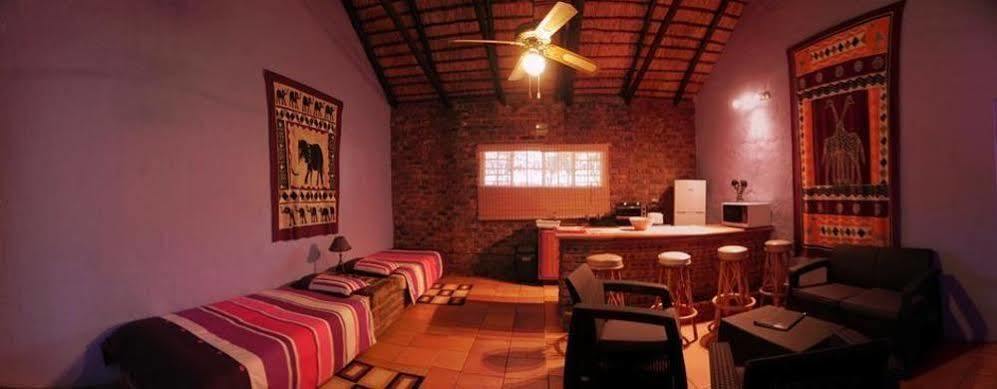 Kwambali Riverside Lodge Хейзивью Экстерьер фото