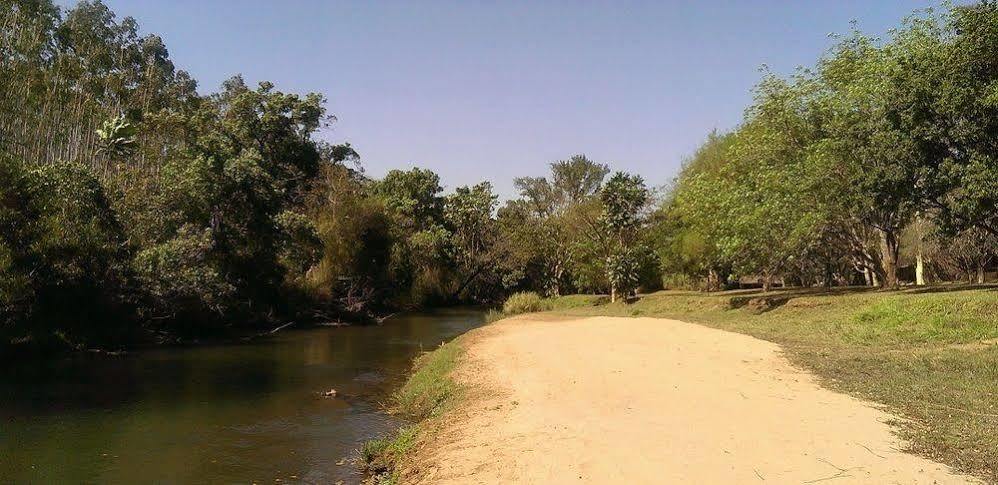 Kwambali Riverside Lodge Хейзивью Экстерьер фото