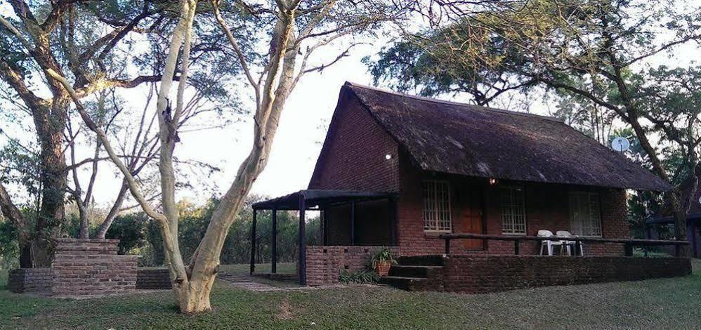 Kwambali Riverside Lodge Хейзивью Экстерьер фото